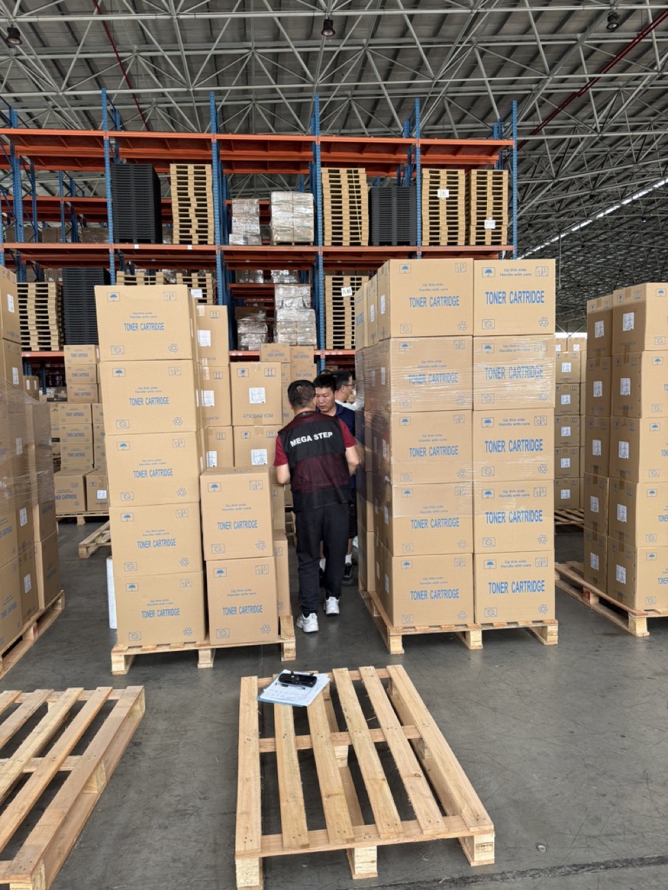 Carton inspection in warehouse