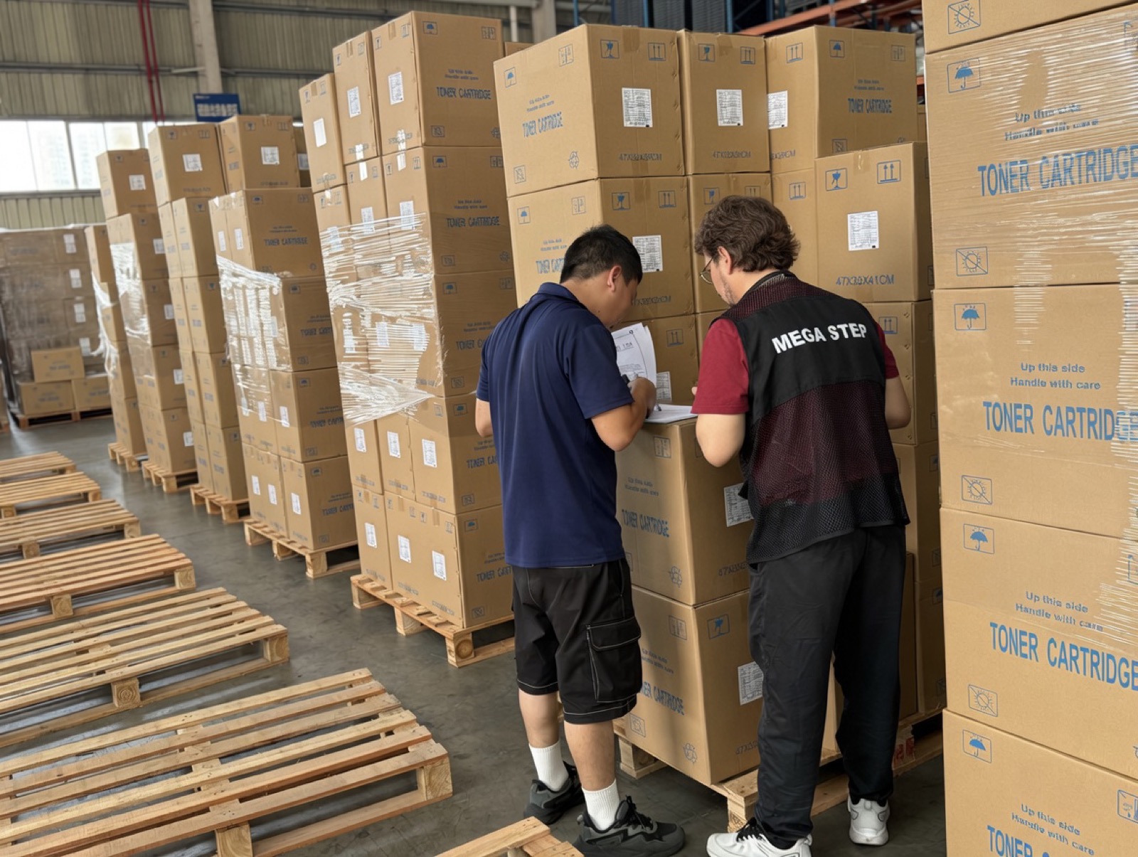 Warehouse carton label verification